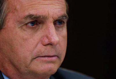 Bolsonaro diz que vai pedir ao Senado ação contra Barroso e Moraes