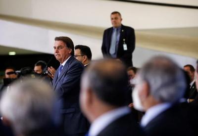 Bolsonaro participa de entrega de prêmio das comunicações