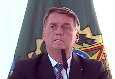 Bolsonaro usa encontro com embaixadores para atacar sistema eleitoral