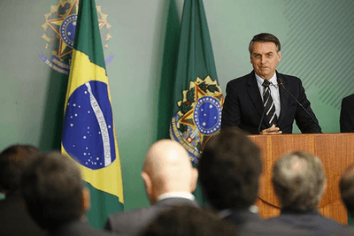 Jair Bolsonaro dá entrada em hospital na capital paulista