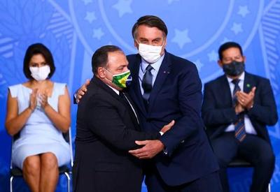 Bolsonaro defende atuação de Eduardo Pazuello durante a pandemia