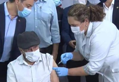 Santa Catarina começa a vacinação contra a covid-19