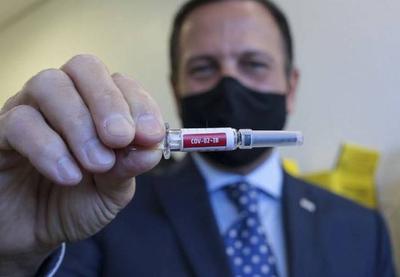 "CoronaVac é uma das vacinas mais promissoras do mundo",  defende Doria