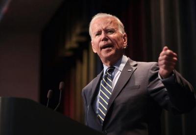 Joe Biden anuncia compra de 500 milhões de testes de covid-19