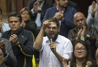 Venezuela: Líder da oposição é condenado a 8 anos de prisão