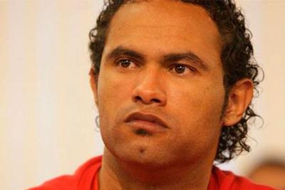 Justiça cancela benefício de ex-goleiro Bruno após ser flagrado com bebidas e mulheres 