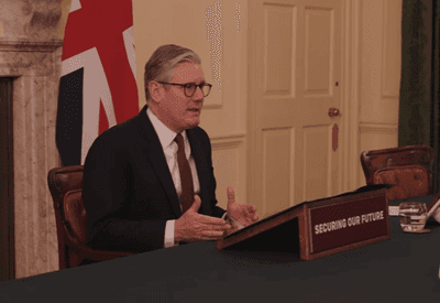 Premiê britânico defende aumento da pressão sobre Putin para cessar-fogo na Ucrânia