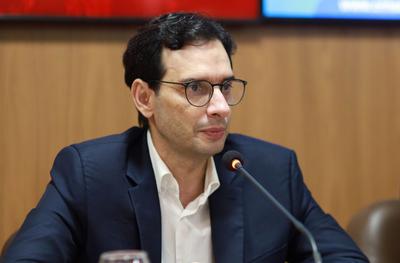 Fim da escala 6x1: relator da PEC adia apresentação do parecer final para segunda-feira (25)