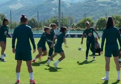 Lesão muscular tira Marta da estreia da Seleção na Copa do Mundo