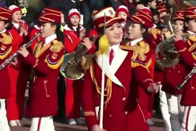 Líderes de torcida norte-coreanas aparecem em público nas Olimpíadas