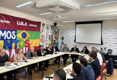 Lula recebe apoio de caciques do MDB de 11 estados