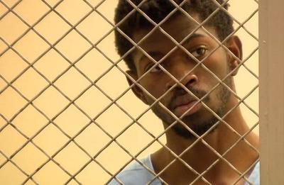 Lil Nas X é acusado por quatro crimes após ser abordado seminu e preso nos EUA