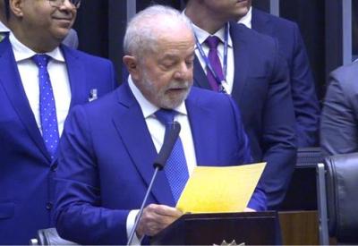 Em discurso de posse, Lula critica Bolsonaro e diz que mensagem é de esperança
