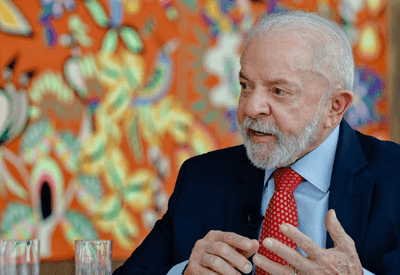Lula garante aprovação de projeto que regula redes sociais, "doa a quem doer"