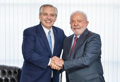 Lula se reúne com presidente argentino: "Retornamos amizade com maior vizinho"