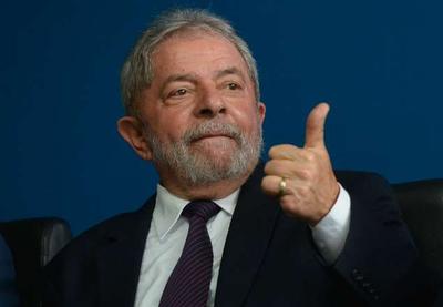 Lula deixa prisão em Curitiba