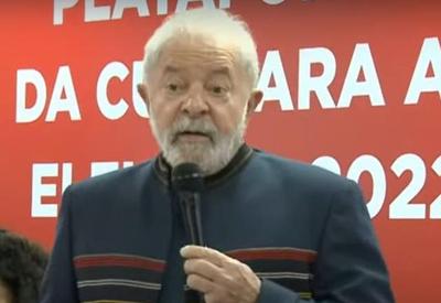 Lula diz que, se eleito, vai tirar militares comissionados do governo