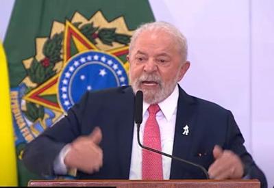 "Esse exército não é mais o exército do Bolsonaro", diz Lula