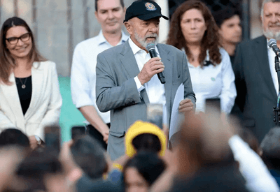 Lula visita favela do Moinho e anuncia programa de moradias para famílias 