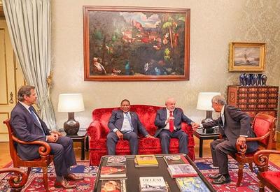 Lula se reúne com presidentes de Portugal e Moçambique em Lisboa