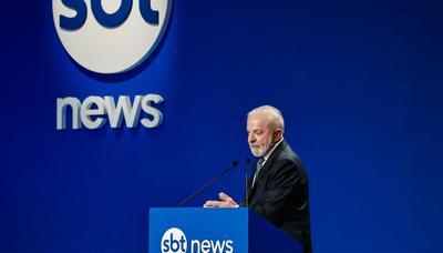 "Sua vitória é a vitória da democracia", diz Lula a Moraes durante evento no SBT