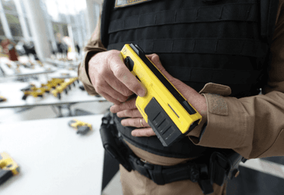 Polícia do Paraná recebe 2 mil armas de choque não letais para reforçar segurança