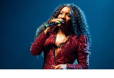 Sambista Adriana Araújo morre aos 49 anos em Belo Horizonte