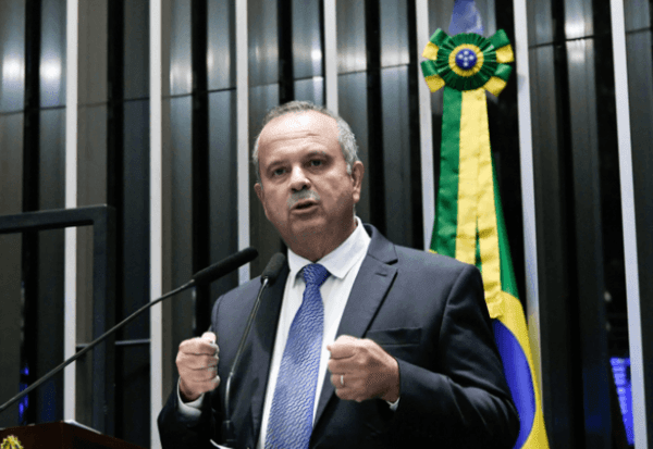 Imagem da notícia: Líder da oposição procura ministros do STF por domiciliar a Bolsonaro