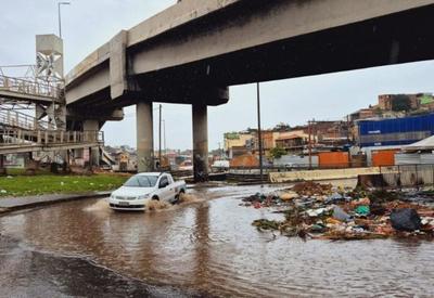 Fortes chuvas causam estragos e transtornos em Belo Horizonte