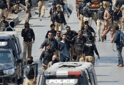 Nove morrem em protestos no Paquistão após morte de Khamenei