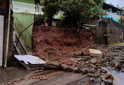 Muro desaba após deslizamento de terra em Campo Limpo Paulista (SP)
