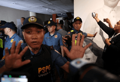 Tiros são disparados e causam tumulto no Senado das Filipinas