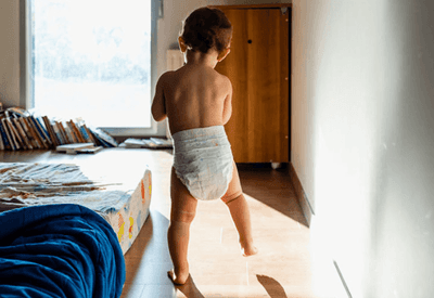 Xixi na cama: quando a fralda à noite ainda é normal