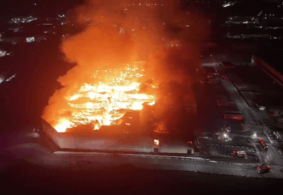 Incêndio atinge empresa em Arujá (SP)