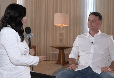 "Eduardo Bolsonaro não manipula o Trump", diz Flávio, em entrevista exclusiva ao SBT