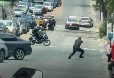 Suspeito morre após ser baleado pela PM durante tentativa de assalto no Morumbi (SP)