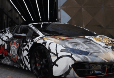 Justiça libera carro de luxo de MC Ryan após acordo de reparo em gramado