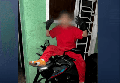 Criança de 10 anos é usada por irmão para ostentar armas, motos e carros de luxo em SP