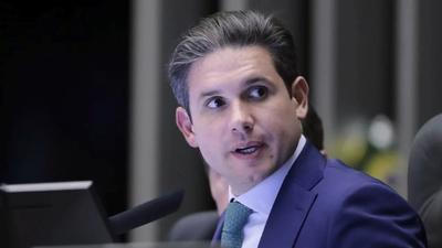 Hugo Motta diz ver “democracia viva” em protestos e pede fim de “pautas tóxicas” na Câmara