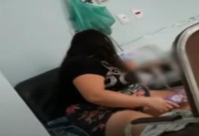 Mãe é flagrada agredindo bebê hospitalizado com chineladas