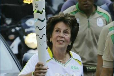 Maior tenista da história do Brasil recebe homenagens pelo mundo