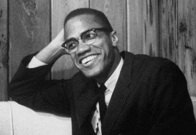 Justiça dos EUA exonera 2 homens condenados pela morte de Malcolm X