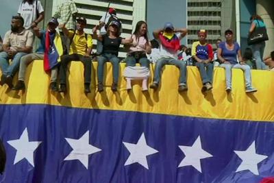 Manifestantes pró e contra o governo vão às ruas da Venezuela