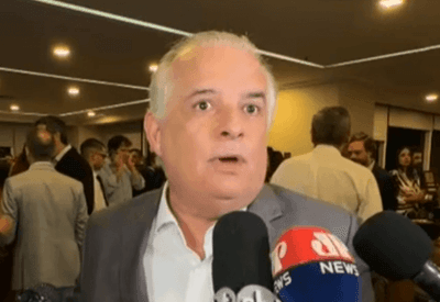 Márcio França diz que Tarcísio é 'candidato frágil' que só finge apoio a Flávio Bolsonaro
