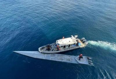 Marinha da Colômbia encontra submarino com cadáveres e 2 mil kg de cocaína