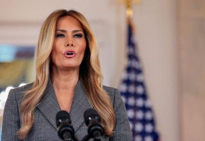 Melania Trump diz que nunca teve um relacionamento com Epstein