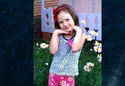 Menina de 8 anos morre asfixiada após se enroscar em corda de balanço