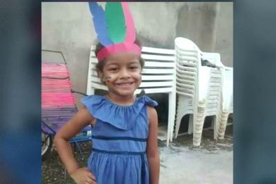 Menina de seis anos morre após ser atingida por carro desgovernado