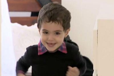 Menino de três anos luta por um transplante de medula óssea