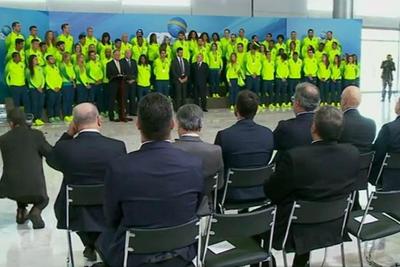 Michel Temer recebe medalhistas olímpicos e diz que não viu discurso de Dilma